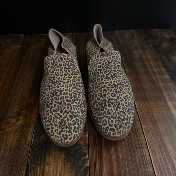 Lucky Brand Cheetah slip on - Picture 1 of 3